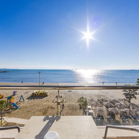 Апартаменты The Beachfront Дуррес