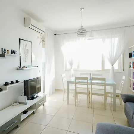 The Beachfront Apartman Durrës