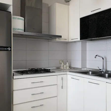 The Beachfront Apartman Durrës