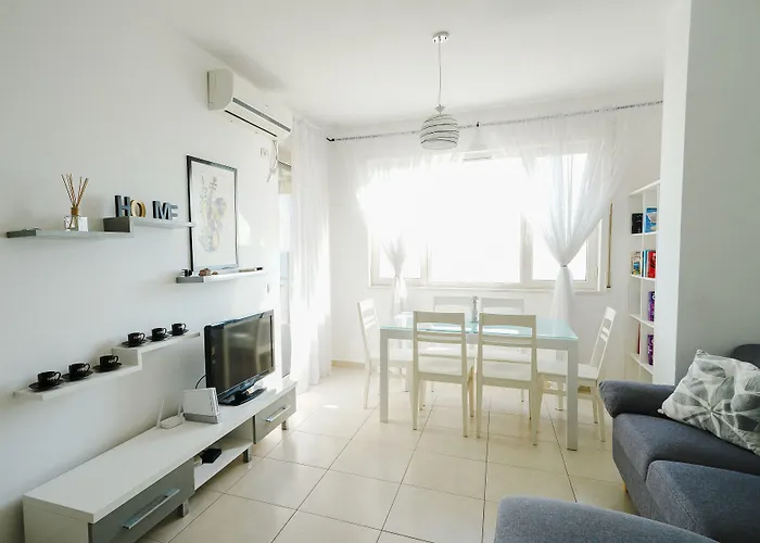 The Beachfront Appartamento Durrës